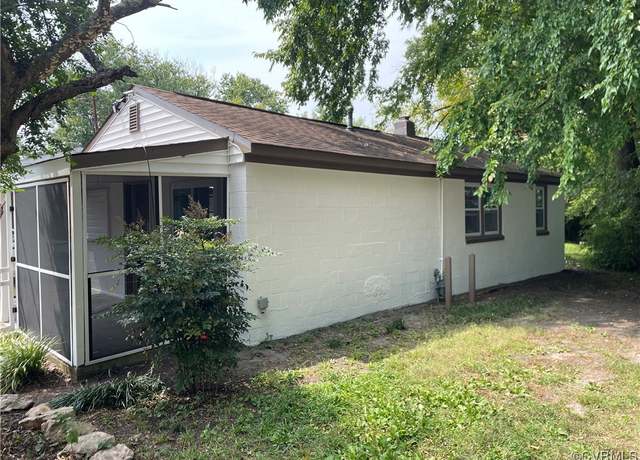 Property at 2605 Shell Rd, Hampton, VA 23661, 2 beds, 1 bath