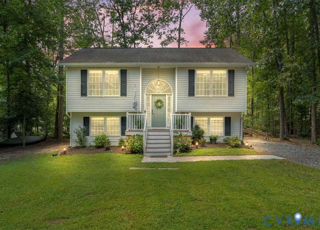 Property at 307 Madison Dr, Ladysmith, VA 22546, 3 beds, 2 baths