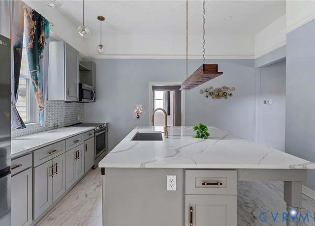 Property at 166 Wright Ave, Colonial Heights, VA 23834, 3 beds, 2.5 baths