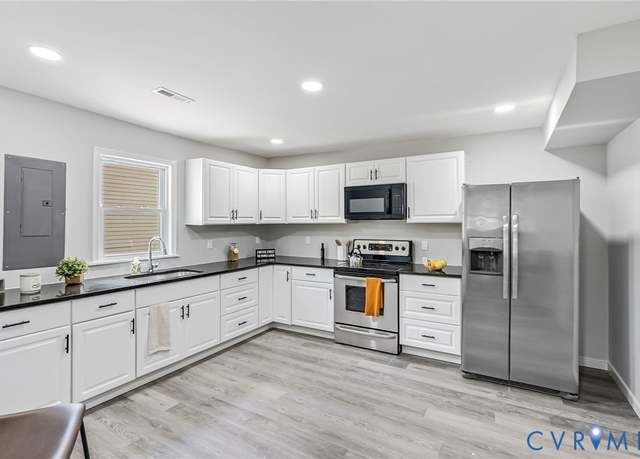 Property at 109 N Dunlop St, Petersburg, VA 23803, 5 beds, 2 baths