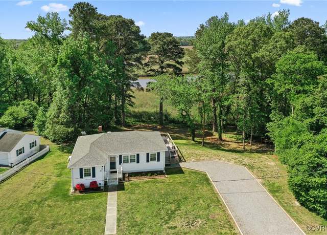 Property at 905 Wakefield Ave, Tappahannock, VA 22560, 3 beds, 2 baths