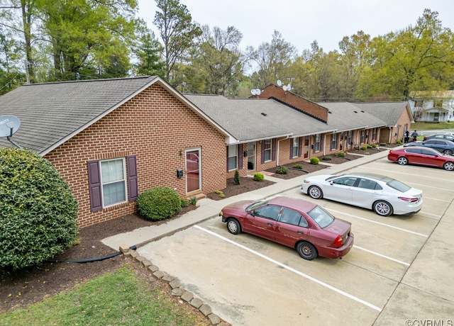 Property at 712 Oak St, Blackstone, VA 23824, 10 beds, 4 baths