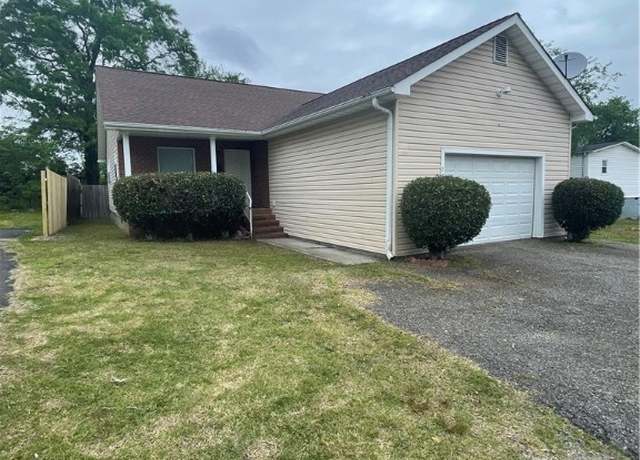 Property at 723 E Wythe St, Petersburg, VA 23803, 3 beds, 2 baths