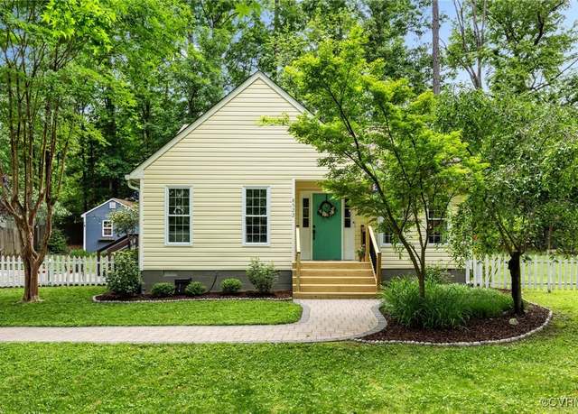 Property at 8522 Dwayne Ln, Midlothian, VA 23235, 3 beds, 2 baths