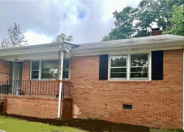 Property at 2816 Cicero Pkwy, Chester, VA 23831, 3 beds, 2 baths