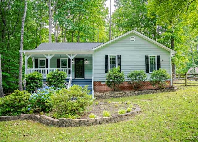 Property at 7161 Velvet Antler Dr, Midlothian, VA 23112, 3 beds, 2 baths