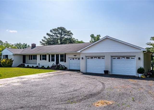 Property at 2922 Harryhogan Rd, Callao, VA 22435, 4 beds, 2.5 baths