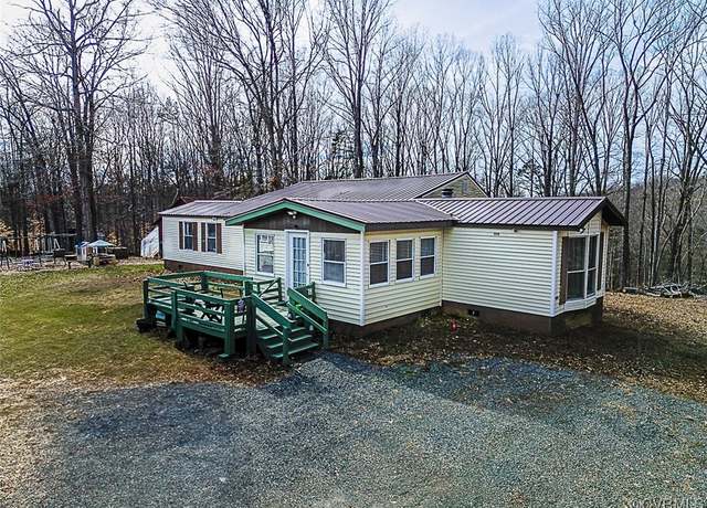 Property at 1092 Saunders Ln, Green Bay, VA 23942, 3 beds, 2 baths