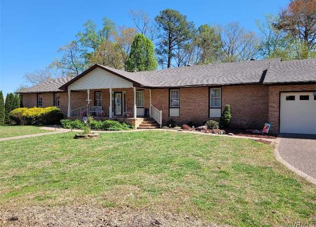 Property at 107 Oxford Rd, Hopewell, VA 23860, 4 beds, 2.5 baths