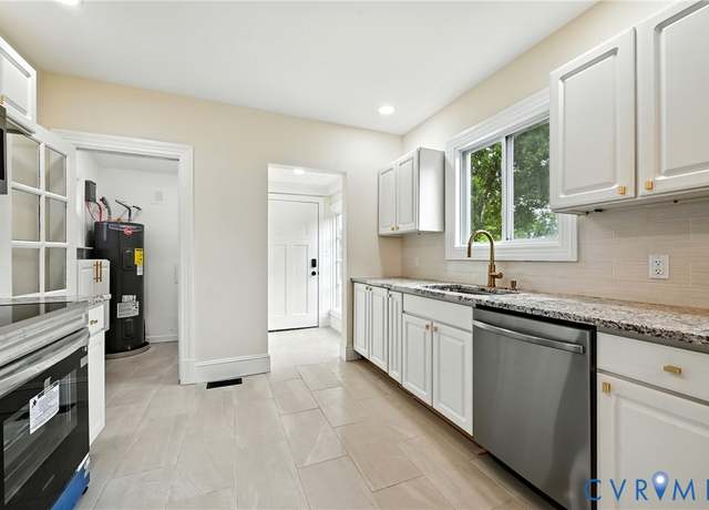 Property at 1615 Ferndale Ave, Petersburg, VA 23803, 4 beds, 2 baths