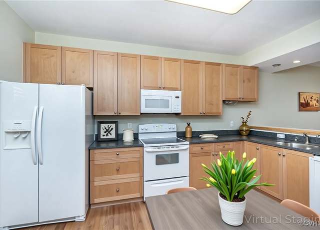 Property at 605 Spring St Unit P, Richmond, VA 23220, 3 beds, 2.5 baths