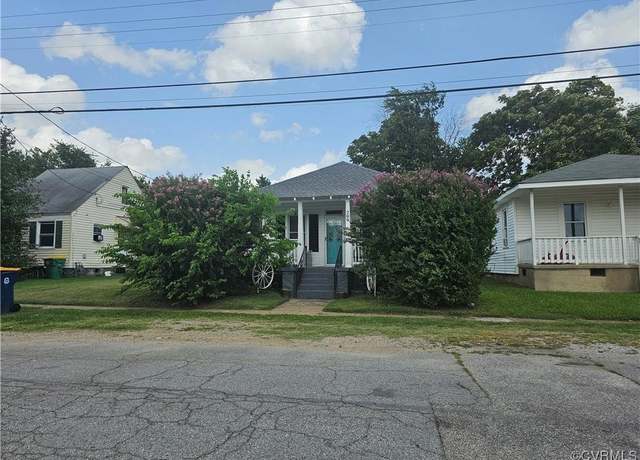 Property at 209 S 14th Ave, Hopewell, VA 23860, 3 beds, 1 bath