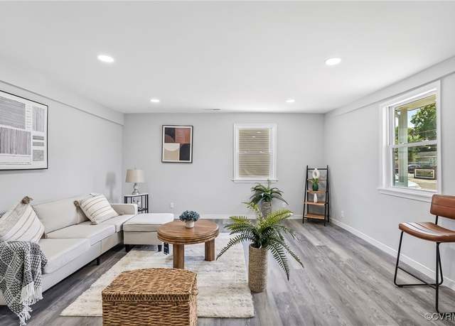 Property at 109 N Dunlop St, Petersburg, VA 23803, 5 beds, 2 baths
