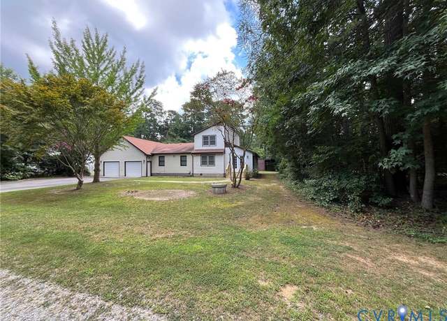 Property at 209 Pineview Dr, Hartfield, VA 23071, 2 beds, 3 baths