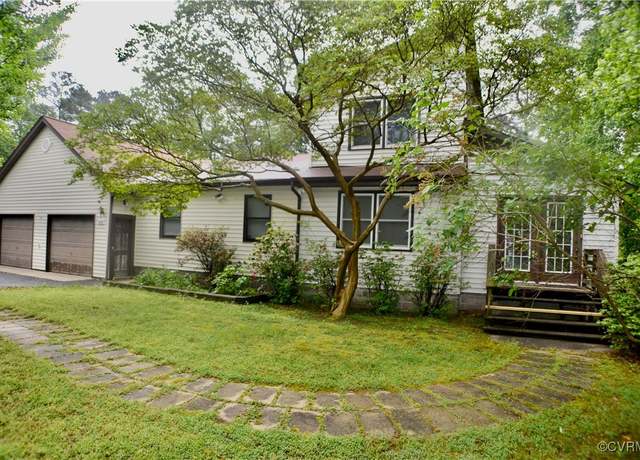 Property at 209 Pineview Dr, Hartfield, VA 23071, 2 beds, 3 baths