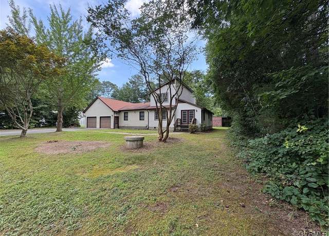 Property at 209 Pineview Dr, Hartfield, VA 23071, 2 beds, 3 baths