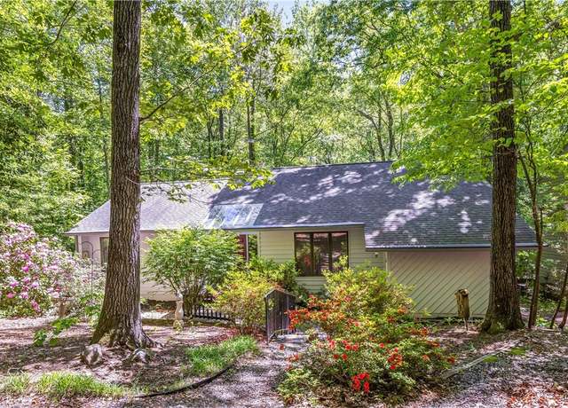 Property at 3207 Shadow Oaks Rd, Midlothian, VA 23112, 3 beds, 2 baths