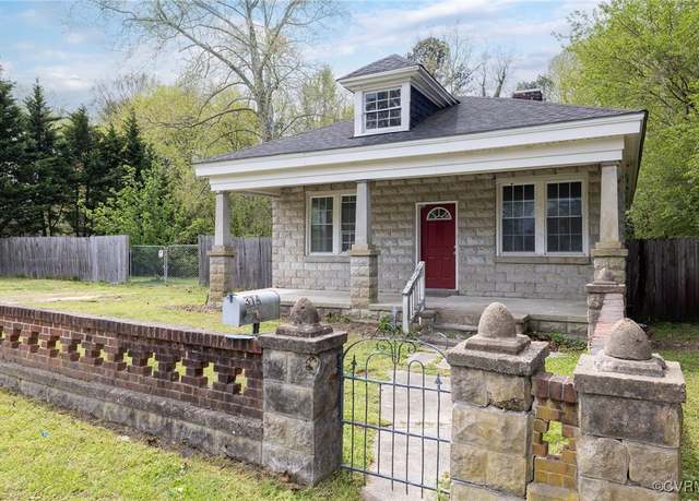 Property at 314 Spring St, Petersburg, VA 23803, 3 beds, 1 bath