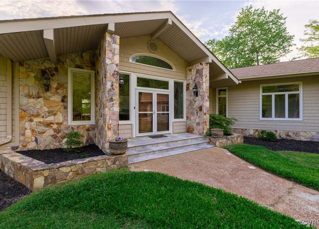 Property at 722 Point Anne Dr, Hartfield, VA 23071, 4 beds, 4.5 baths