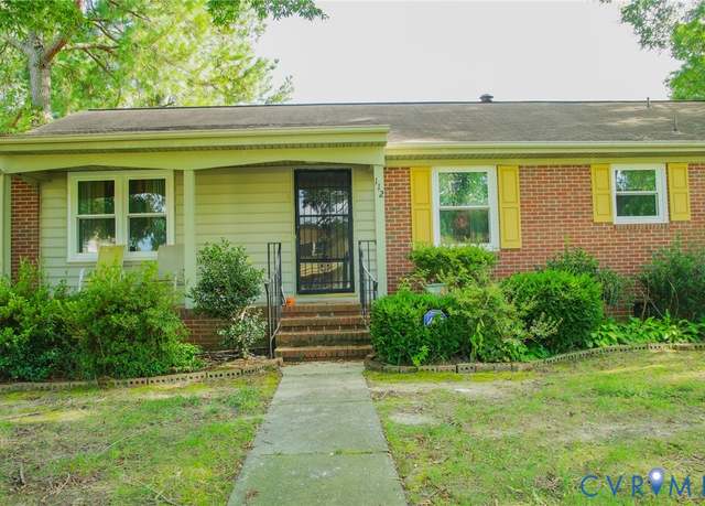 Property at 112 S Plains Dr, Petersburg, VA 23805, 3 beds, 1.5 baths