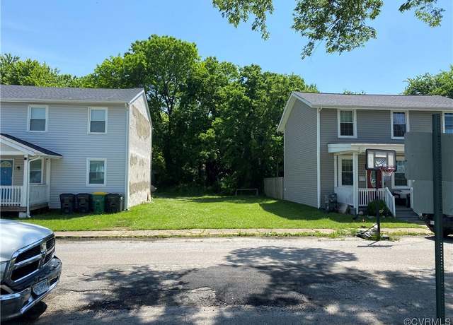 Property at 405 N 3 1/2 Ave, Hopewell, VA 23860