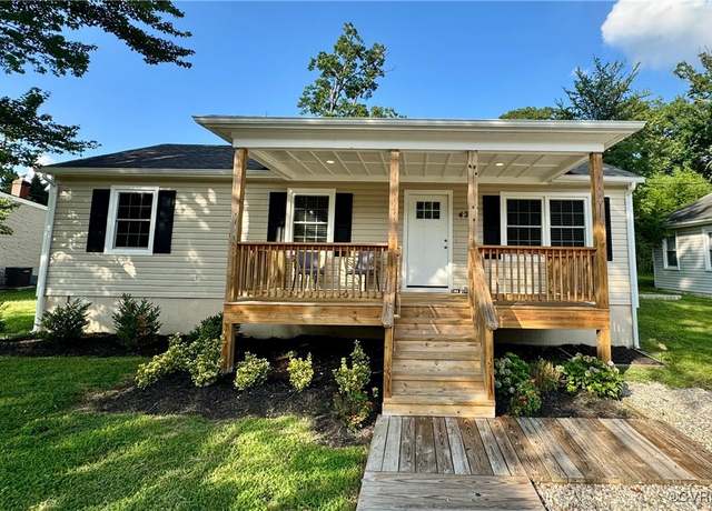 Property at 425 S 20th Ave, Hopewell, VA 23860, 4 beds, 2 baths