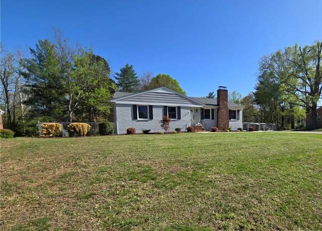 Property at 1305 Lee Dr, Farmville, VA 23901, 4 beds, 3 baths