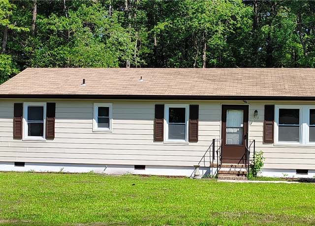 Property at 313 Lakewood Dr, Petersburg, VA 23805, 3 beds, 1.5 baths