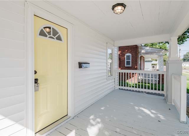 Property at 110 S 16th Ave, Hopewell, VA 23860, 2 beds, 1 bath