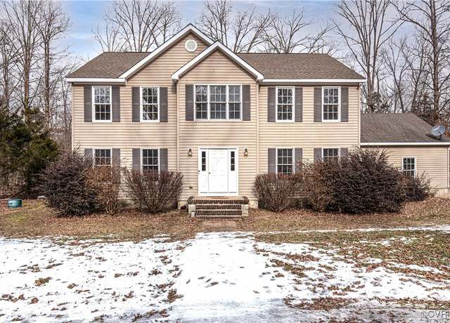 Property at 2210 Stage Coach Rd, Farmville, VA 23901, 4 beds, 2.5 baths