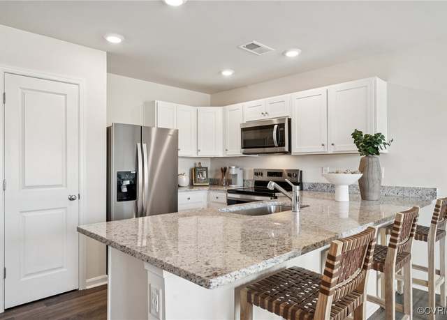 Property at 6634 Lunsford Dr, Prince George, VA 23875, 3 beds, 2.5 baths