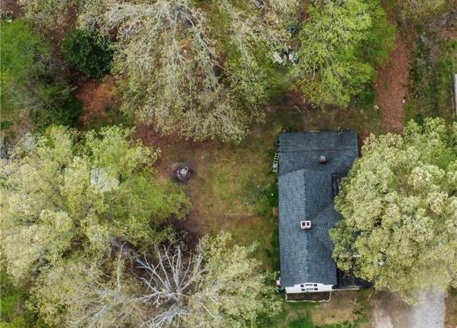Property at 1016 Court St, Victoria, VA 23974, 3 beds, 1.5 baths
