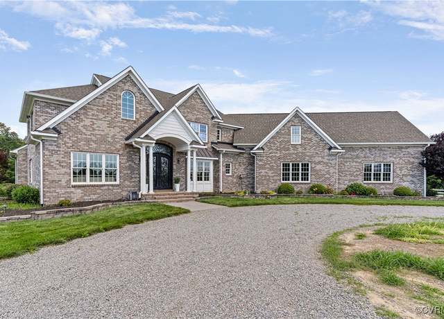 Property at 13320 Farm View Dr, Ashland, VA 23005, 5 beds, 4 baths