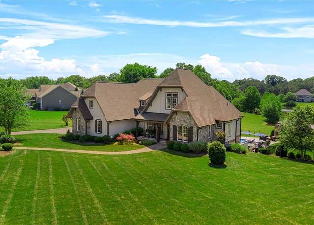 Property at 3397 Manor Oaks Dr, Powhatan, VA 23139, 4 beds, 5.5 baths