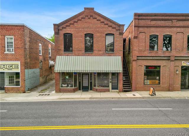 Property at 215 W Third St, Farmville, VA 23901, 2 beds, 1.5 baths