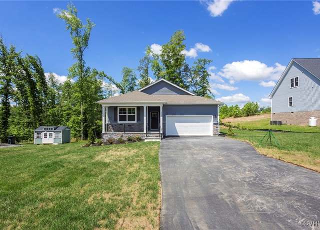 Property at 39 Our Way Dr, Kilmarnock, VA 22482, 4 beds, 2 baths