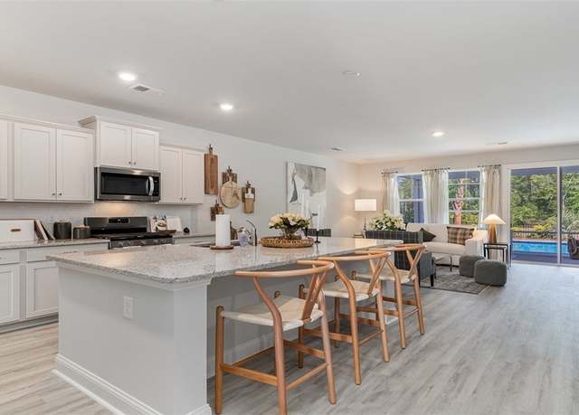 Property at 8806 Farthing Dr, Chesterfield, VA 23838, 5 beds, 3.5 baths