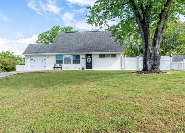 Property at 9214 Skylark Dr, Henrico, VA 23229, 4 beds, 2 baths