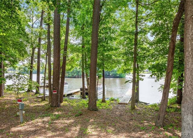 Property at 318 Water Pointe Ln, Midlothian, VA 23112, 2 beds, 2 baths