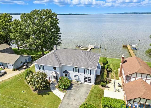 Property at 202 W Gwynnfield Rd, Tappahannock, VA 22560, 3 beds, 4.5 baths