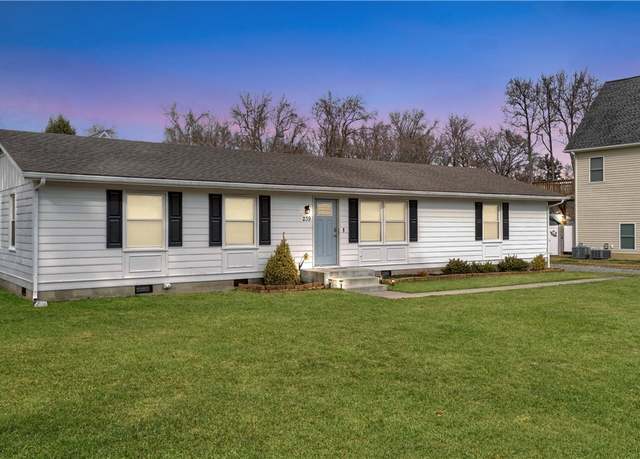 Property at 239 Marine Dr, Dunnsville, VA 22454, 3 beds, 2 baths