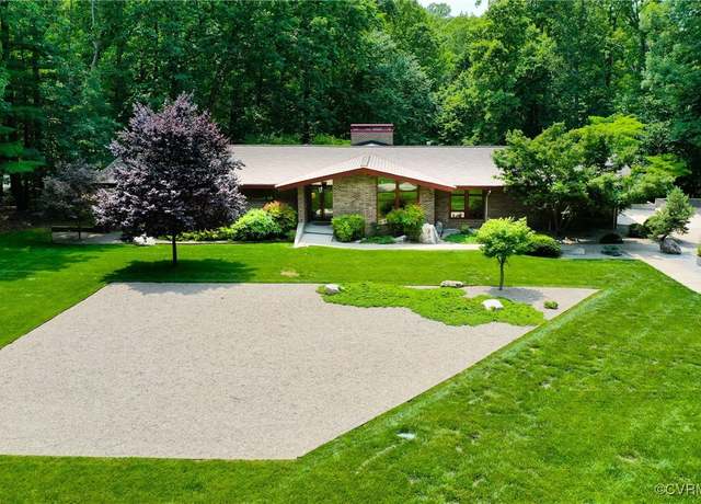 Property at 2940 Queenswood Rd, Midlothian, VA 23113, 4 beds, 3.5 baths