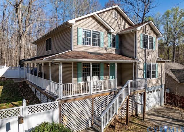 Property at 2102 N Lakeshore Dr, Louisa, VA 23093, 4 beds, 3.5 baths