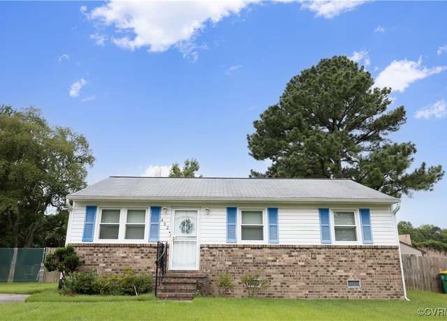 Property at 402 Pin Oak Dr, Hopewell, VA 23860, 3 beds, 1 bath