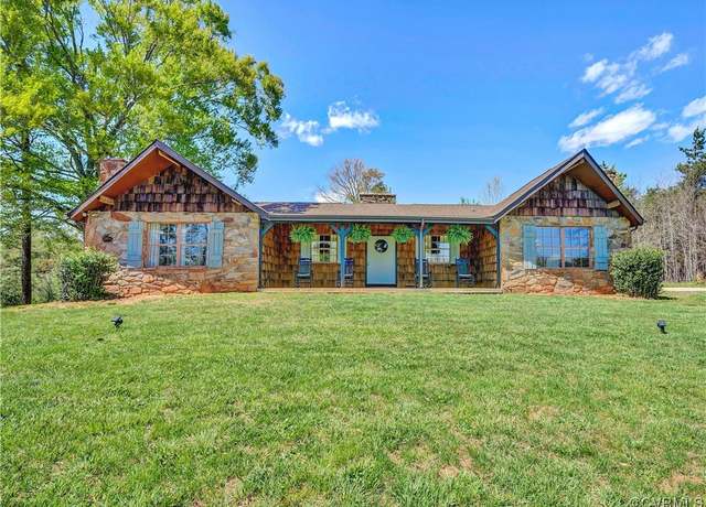 Property at 2632 Paisley Rd, Gretna, VA 24557, 4 beds, 2 baths