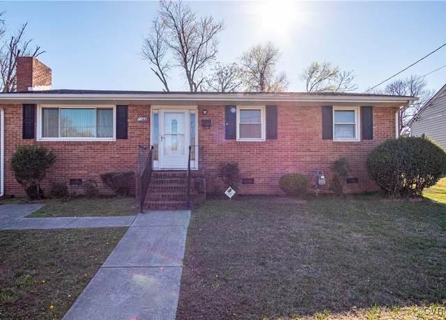 Property at 1122 W Booker Cir, Petersburg, VA 23803, 3 beds, 2 baths