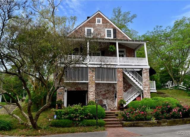 Property at 109 Prince St, Tappahannock, VA 22560, 3 beds, 2.5 baths