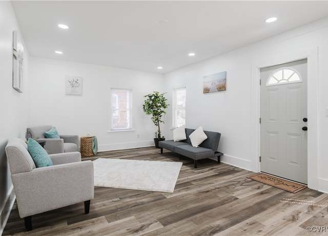 Property at 110 S 16th Ave, Hopewell, VA 23860, 2 beds, 1 bath