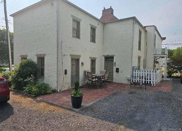 Property at 434 Grove Ave, Petersburg, VA 23803, 5 beds, 4.5 baths