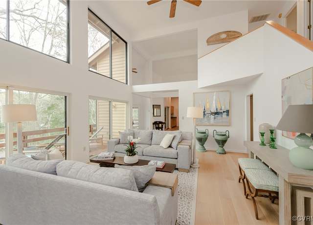 Property at 941 Wilton Coves Dr, Hartfield, VA 23071, 7 beds, 5 baths